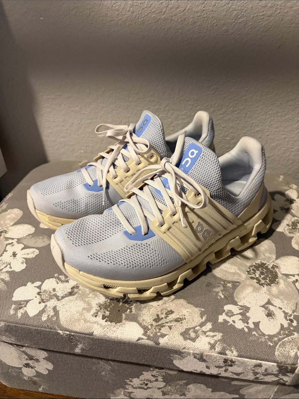 On Running Women's Light Blue and Cream Cloudswift Sneakers